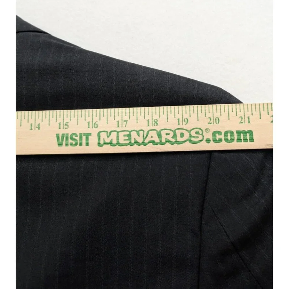 Kilburne and Finch Men's Blazer Jacket Sport Coat Size 44L Black Pinstripe